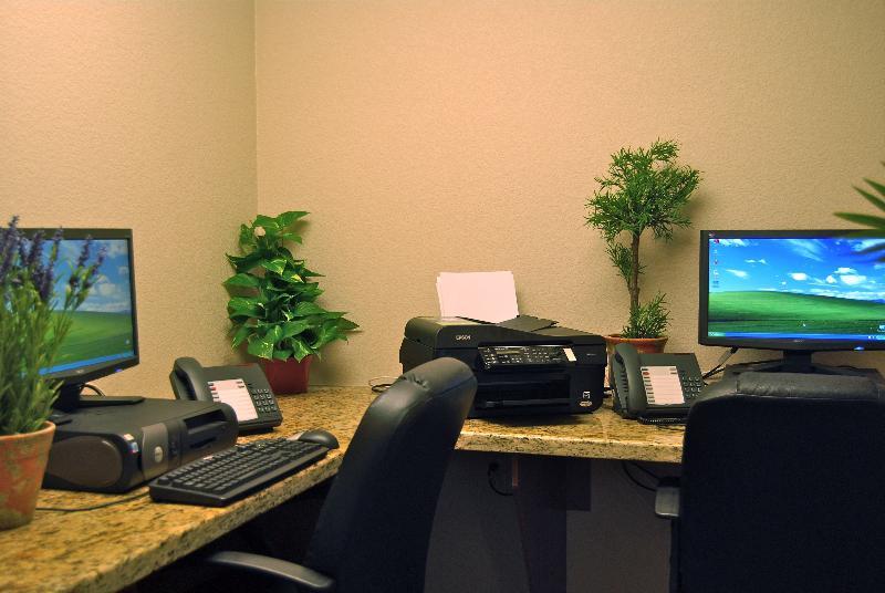 Candlewood Suites Turlock By Ihg Экстерьер фото