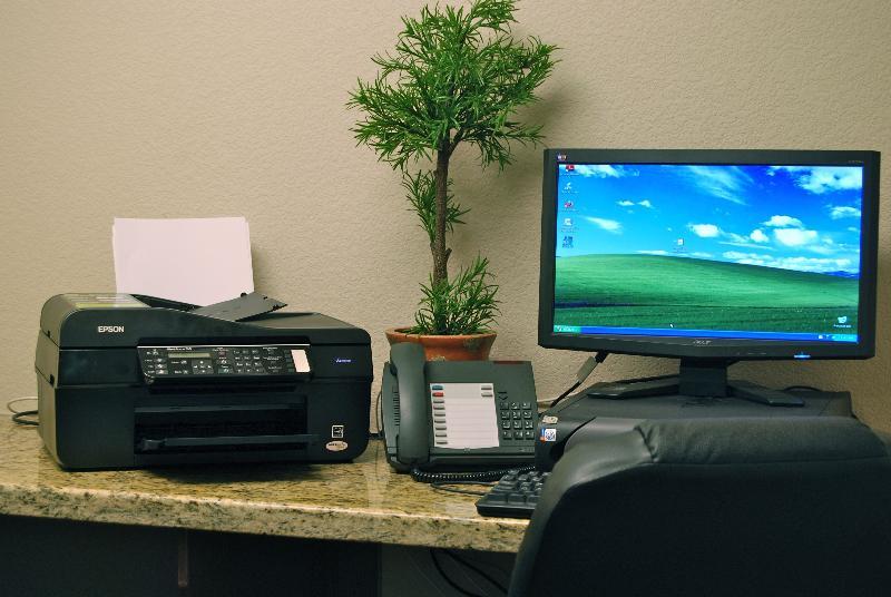 Candlewood Suites Turlock By Ihg Экстерьер фото