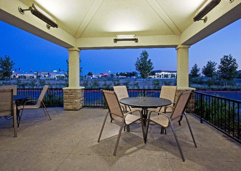 Candlewood Suites Turlock By Ihg Экстерьер фото