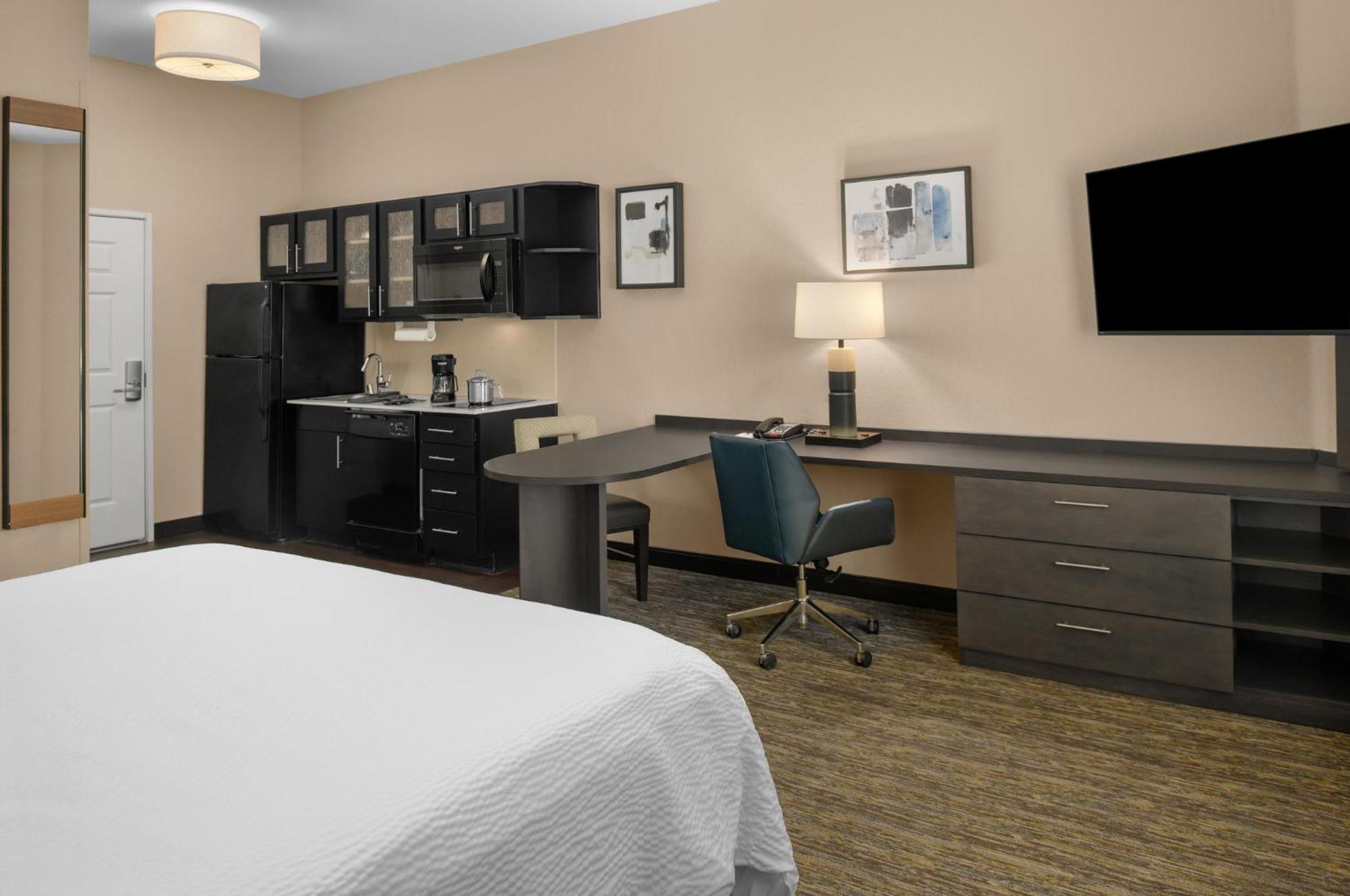 Candlewood Suites Turlock By Ihg Экстерьер фото