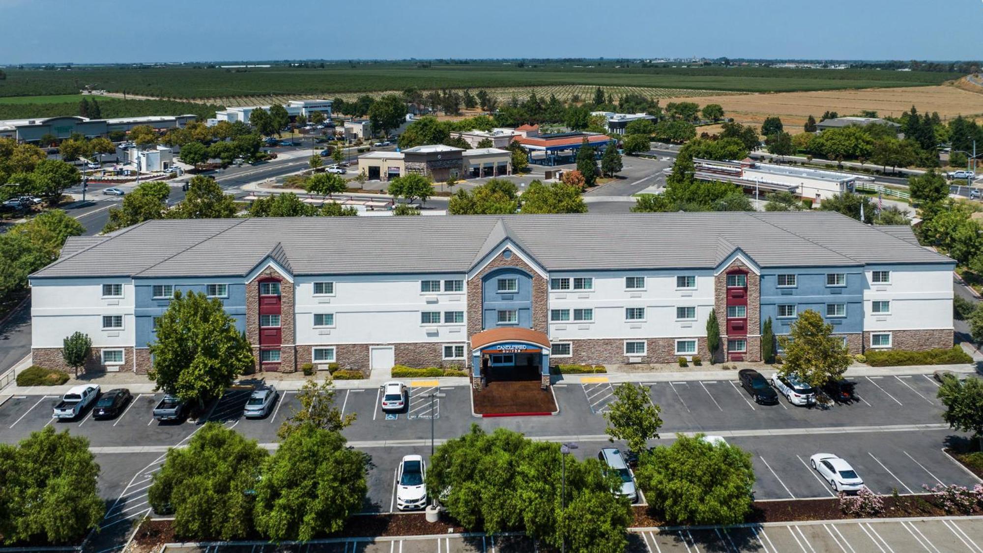 Candlewood Suites Turlock By Ihg Экстерьер фото
