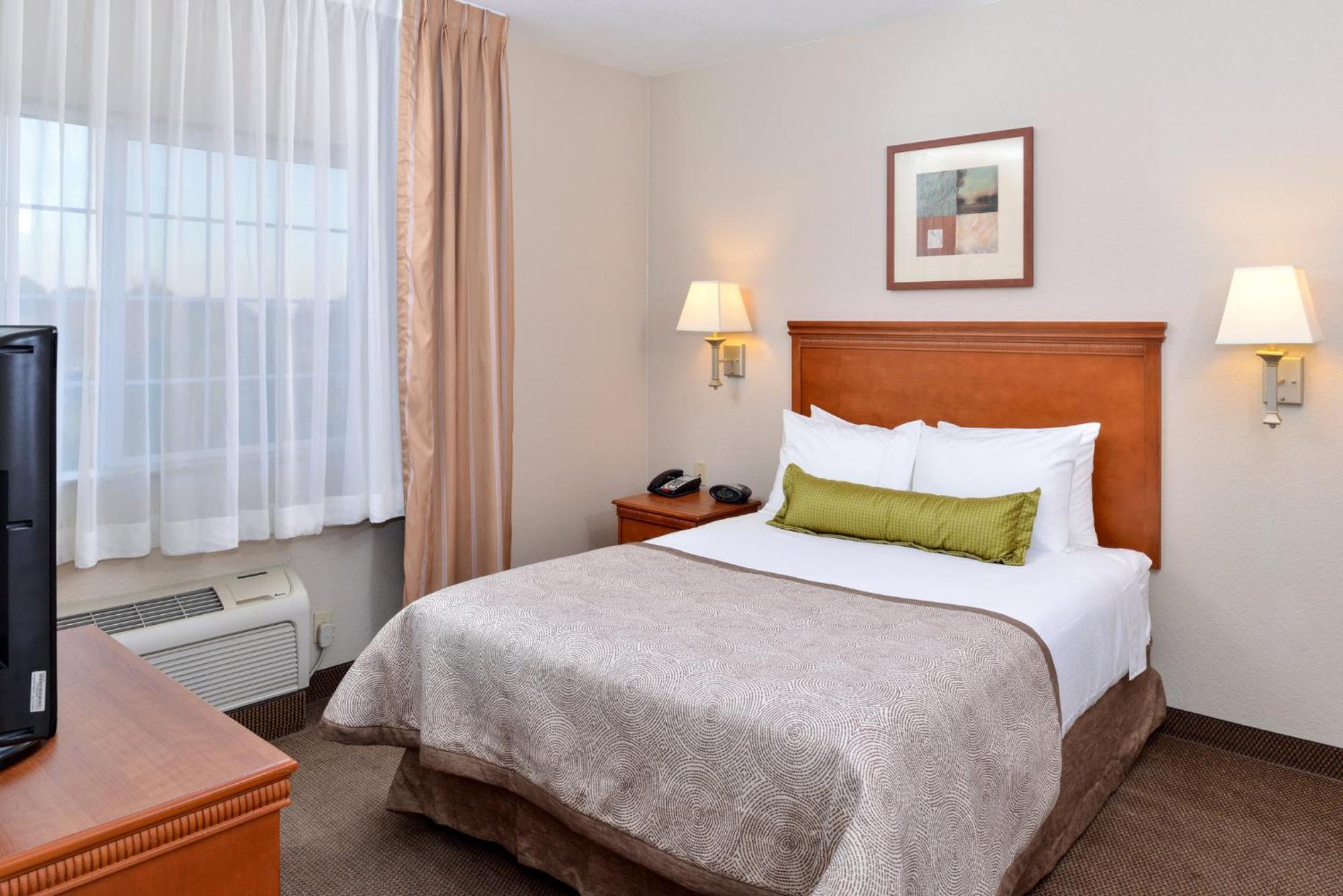 Candlewood Suites Turlock By Ihg Экстерьер фото