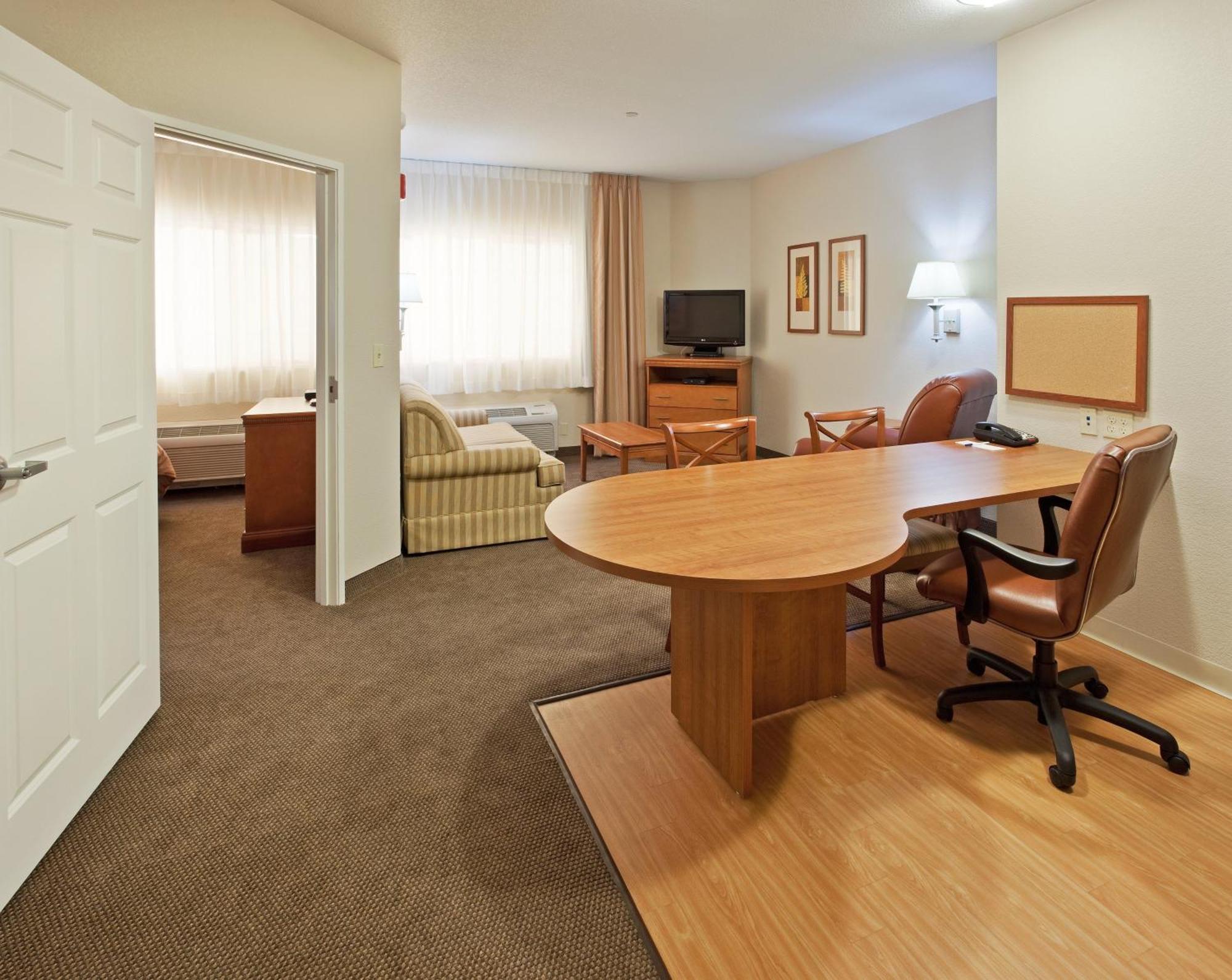 Candlewood Suites Turlock By Ihg Экстерьер фото