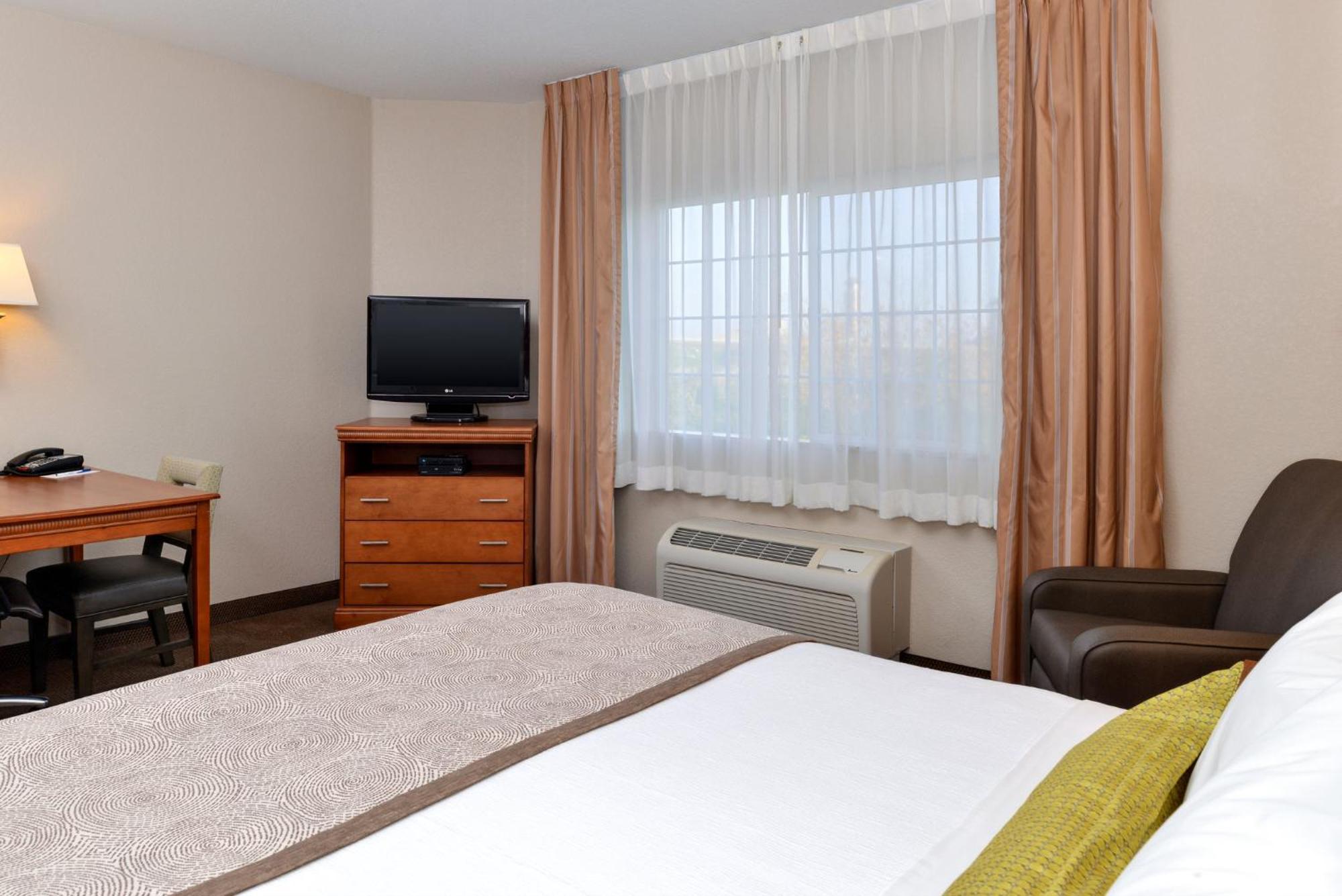 Candlewood Suites Turlock By Ihg Экстерьер фото