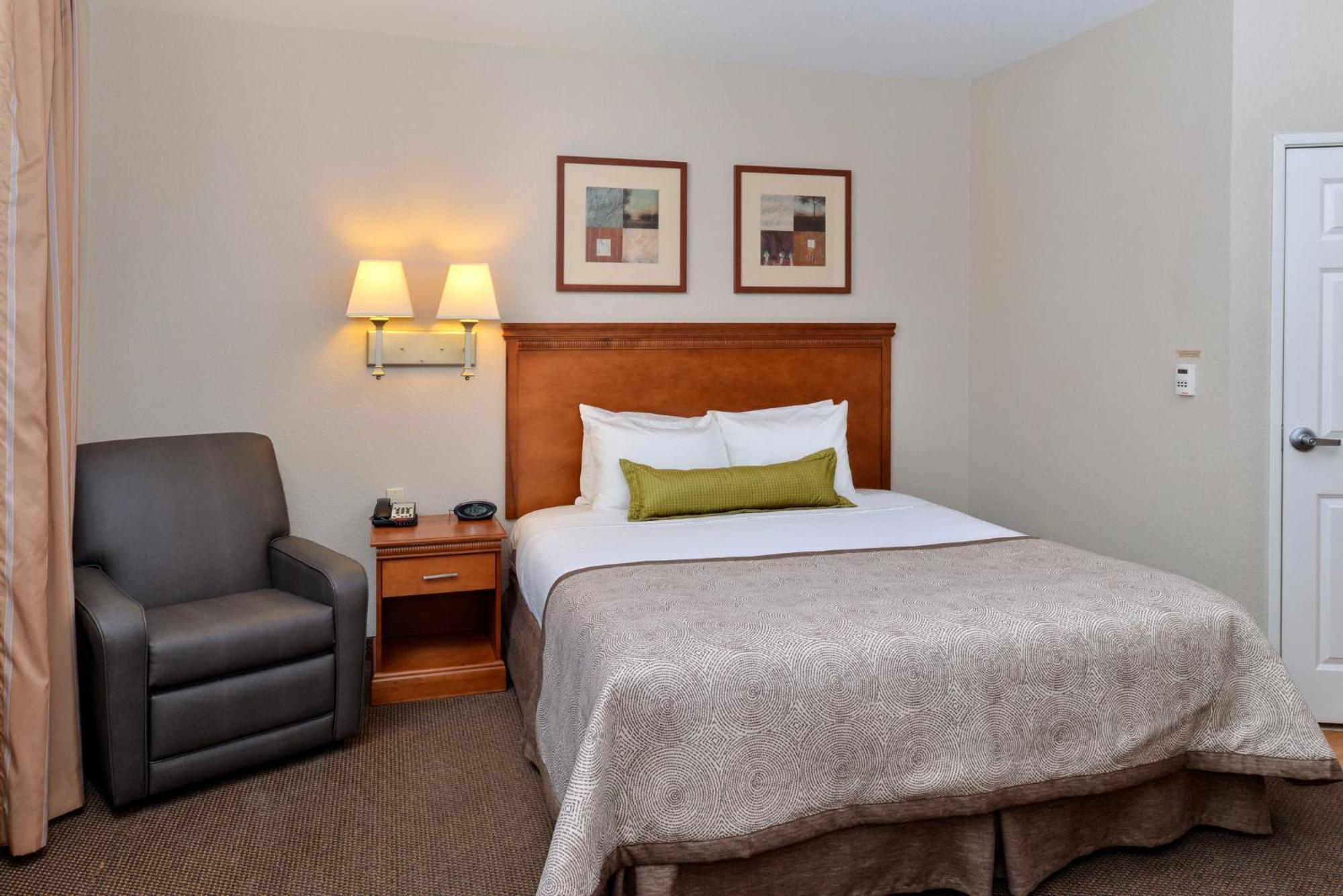 Candlewood Suites Turlock By Ihg Экстерьер фото