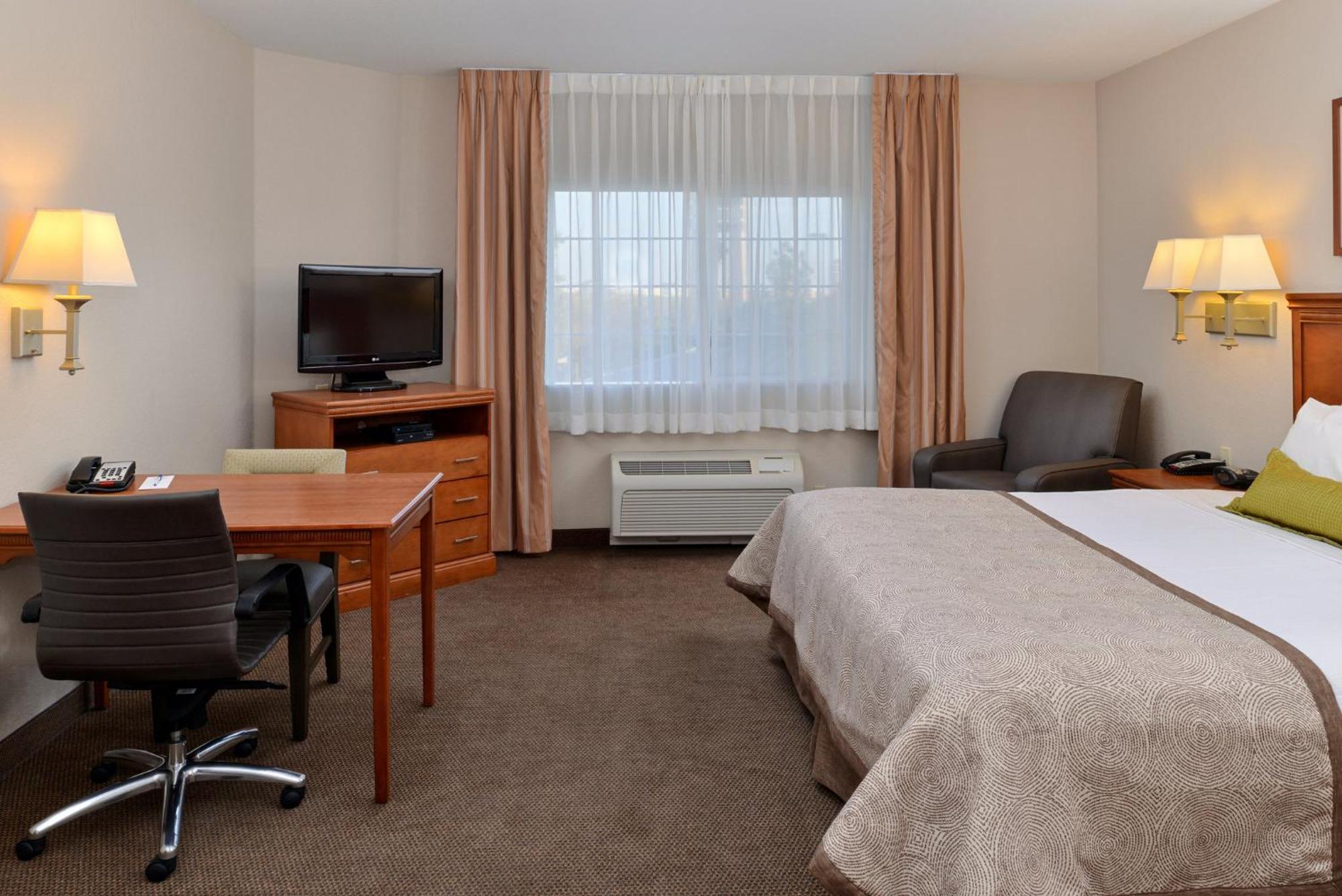 Candlewood Suites Turlock By Ihg Экстерьер фото